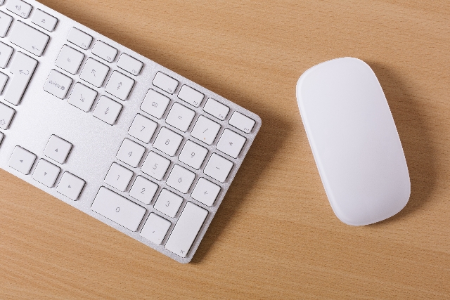 求人に関する問い合わせは電話?メール?常識なのは・・・